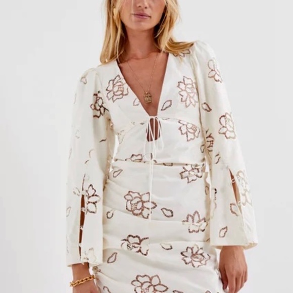 For Love And Lemons Dresses & Skirts - For Love and Lemons Renee Bell Sleeve Dress